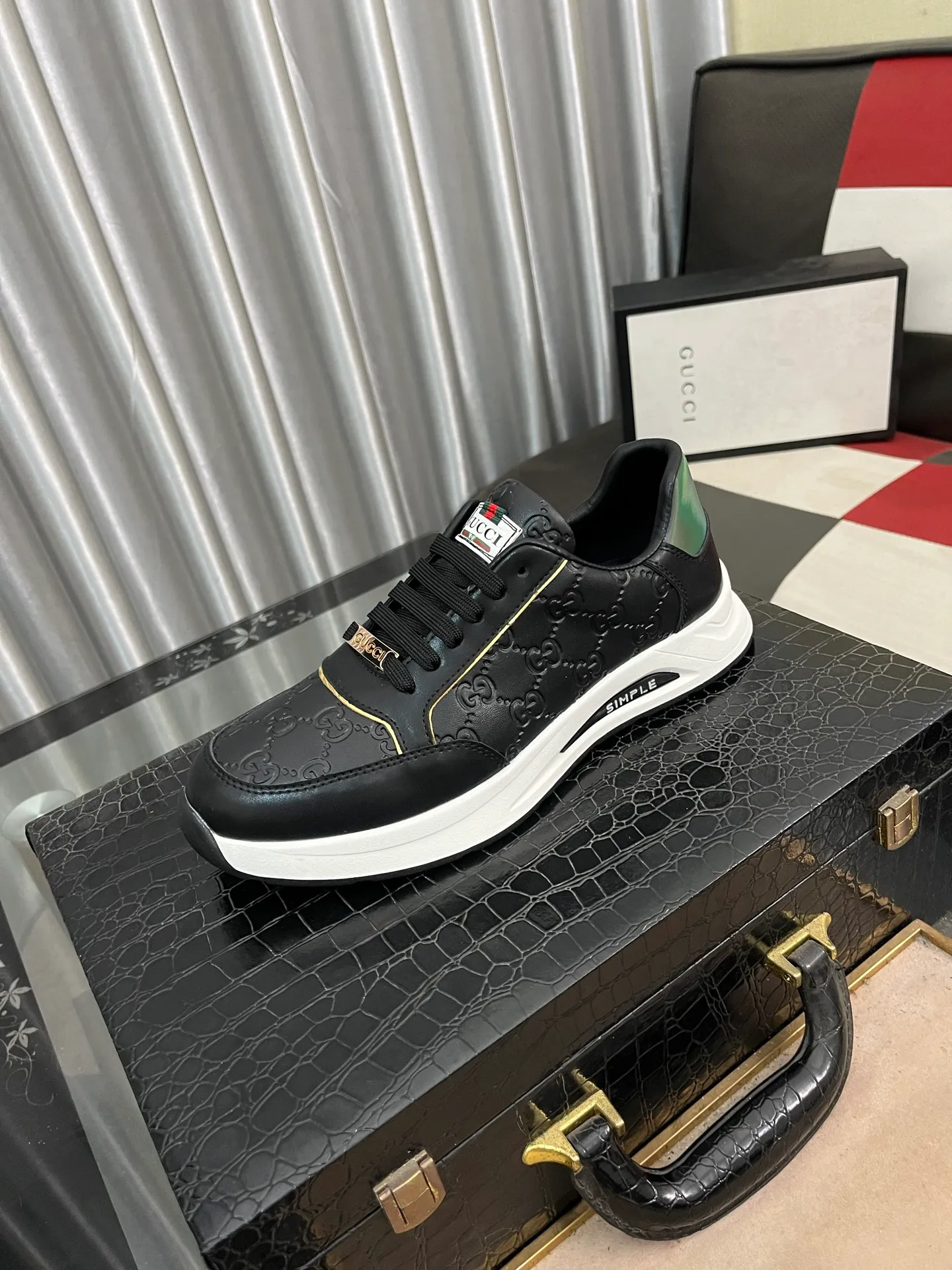 Men's shoes 💰420⌚️⌚️[GUCCI] The latest trendy men's casual shoes, the fabric is made of embossed cowhide imported from Italy, comfortable sheepskin lining + feet, the original outsole is wear-resistant and non-slip, high-level version, exquisite workmanship. Code number: 38-442️⃣Colors available